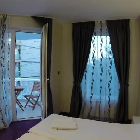 Вип Апартамент Танита Apartamento *